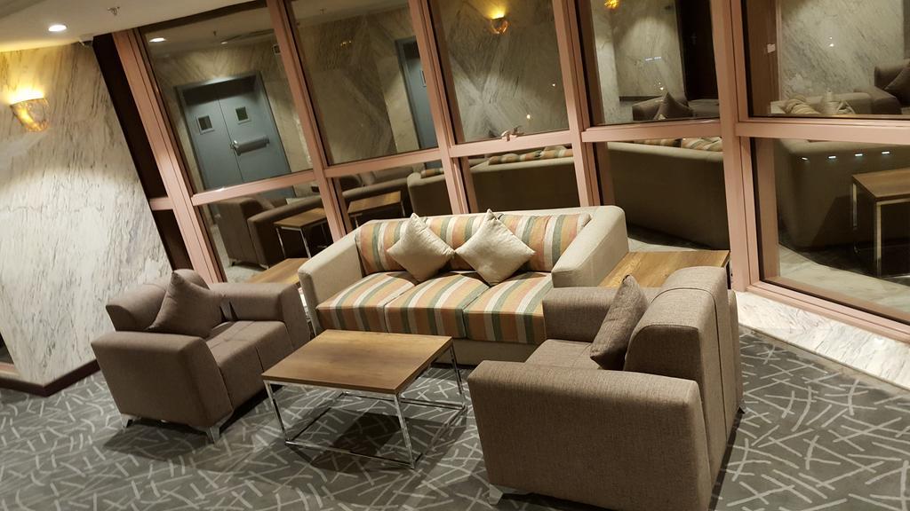 Burj Alhayat Hotel Suites Olaya Riyadh Bagian luar foto